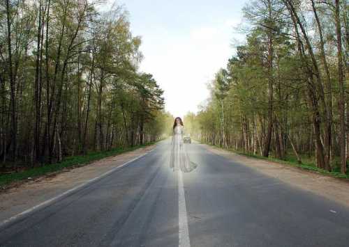 Но если такой возможности нет, водитель может объехать его и слева, уступив при этом дорогу встречному транспорту